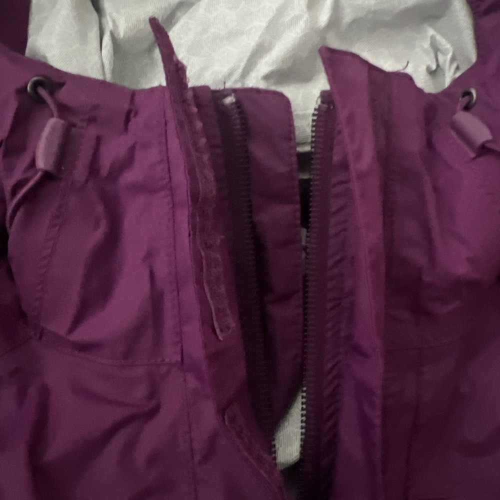 The North Face Venture 2 Women Rain Jacket Hooded Small Wine DryVent Waterproof - Picture 4 of 4